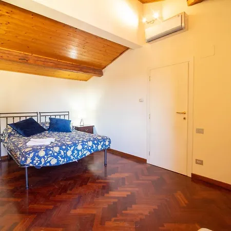 Appartement Cavour 83 *